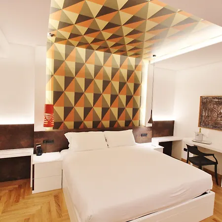 ألبيرغو أبروتسي