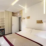 ألبيرغو أبروتسي 3*